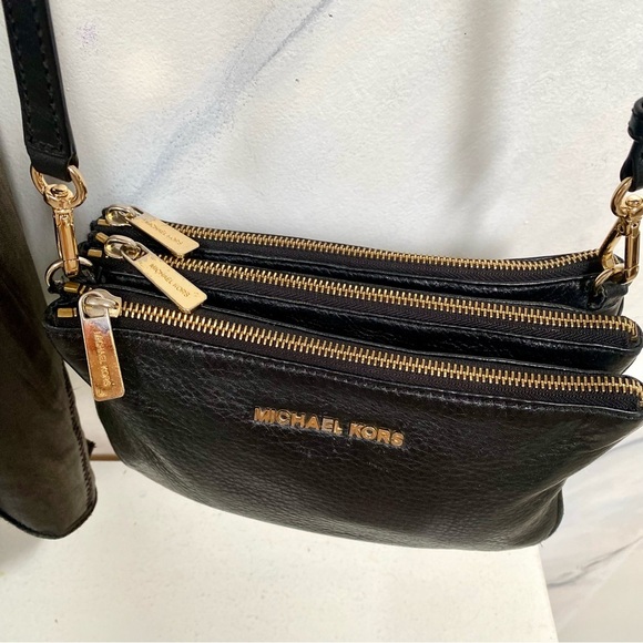 Michael KORS triple layer black leather cross body bag w gold & build in wallet - Picture 2 of 16